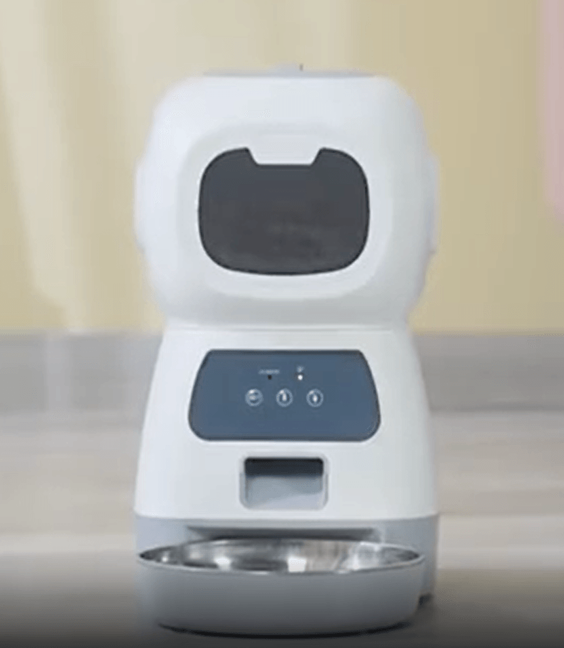 Smartpaws Remote-Controlled Pet Feeder: Automatic Food Dispenser With App Control And Voice Recording